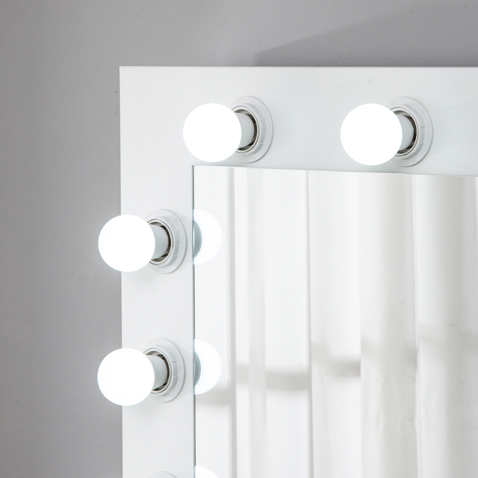 Toaletka kosmetyczna z lustrem LED ELDEN TK010 – biała 80 cm, 12 żarówek — zdjęcie 7